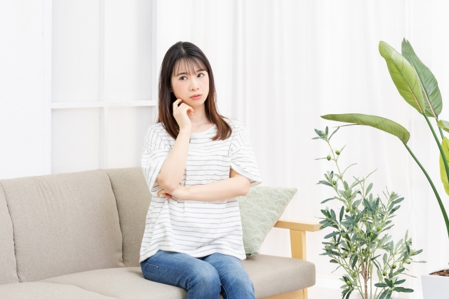 料理代行サービスについて考える主婦